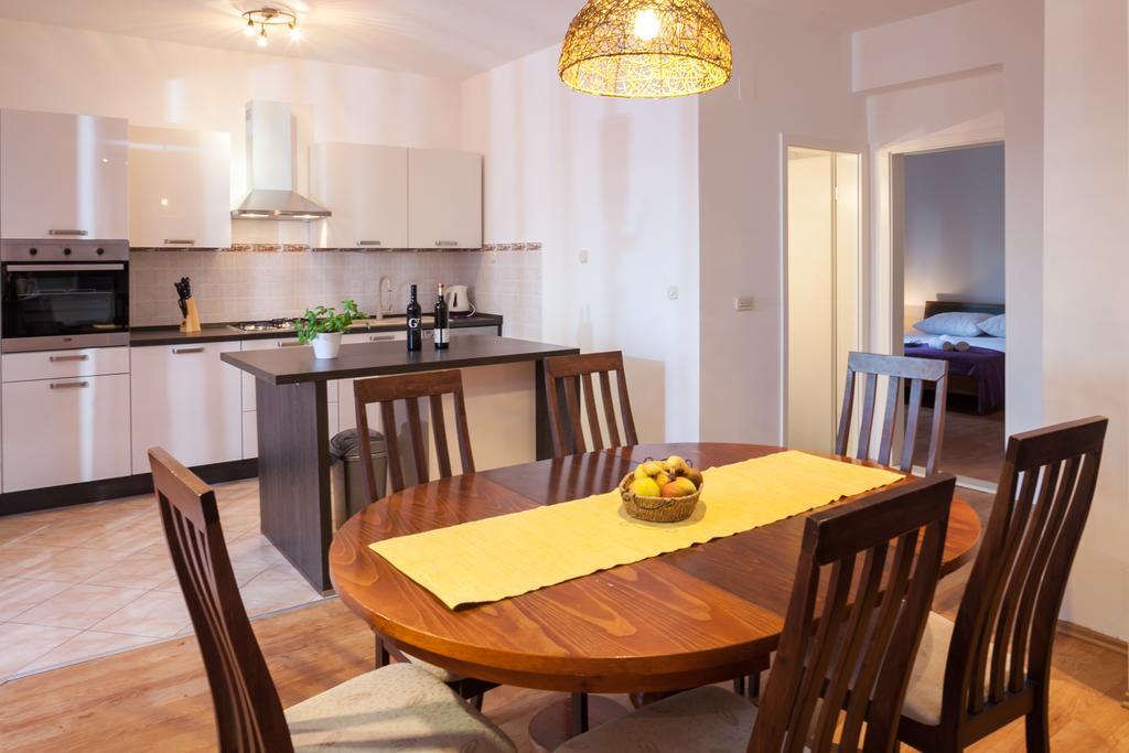 Apartments Fiona - Away From City Crowds Makarska Cameră foto