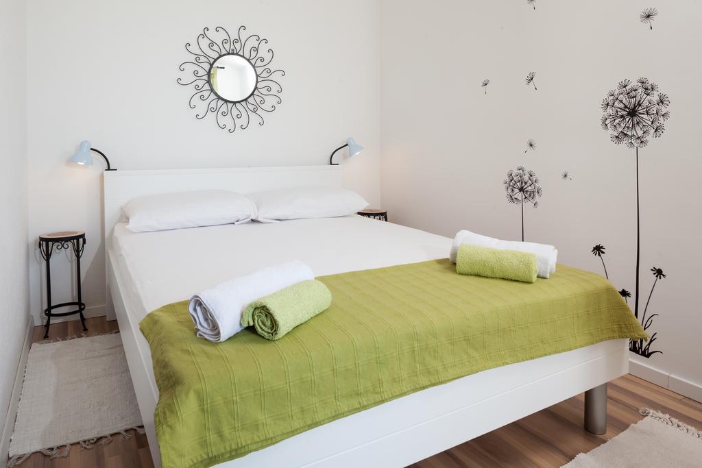Apartments Fiona - Away From City Crowds Makarska Cameră foto